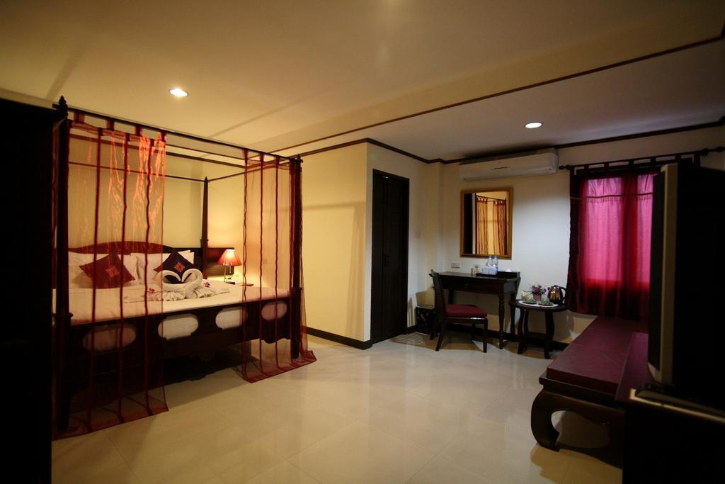 Na Thapae Hotel Chiang Mai Exterior foto