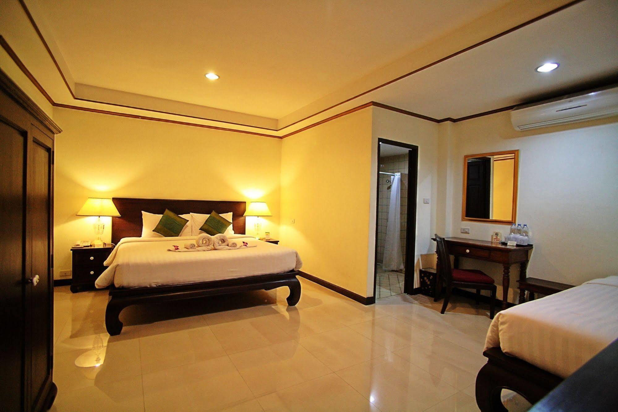 Na Thapae Hotel Chiang Mai Exterior foto